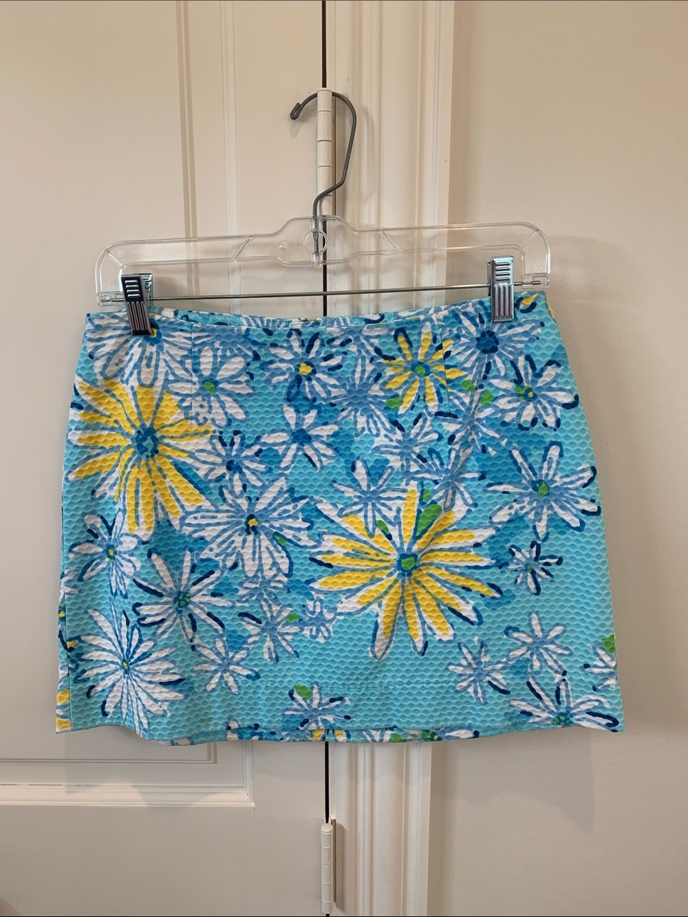 Lilly Pulitzer Tate Aqua Floral Daisy Mini Skirt with Yellow & White Blooms